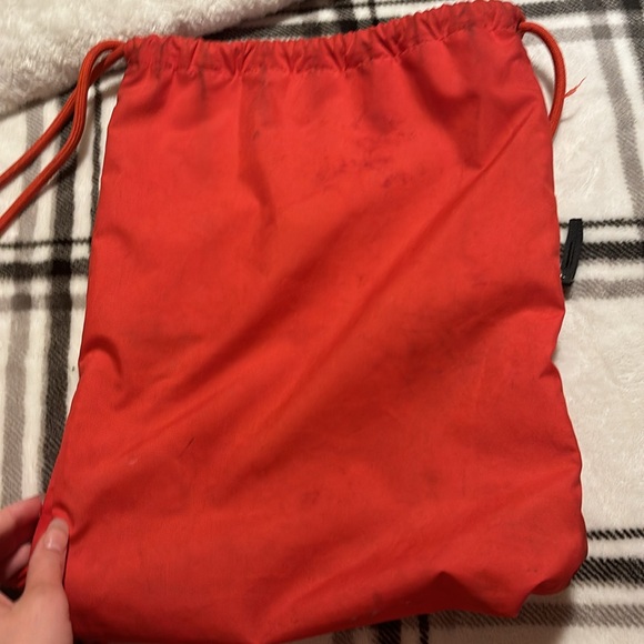 Red/pink draw string Nike bag - Picture 2 of 2